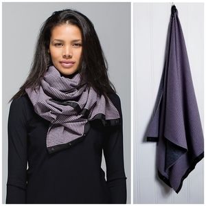 Lululemon Vinyasa Scarf Womens  Gray Pink Stripe Wrap Convertible Snap Cardigan